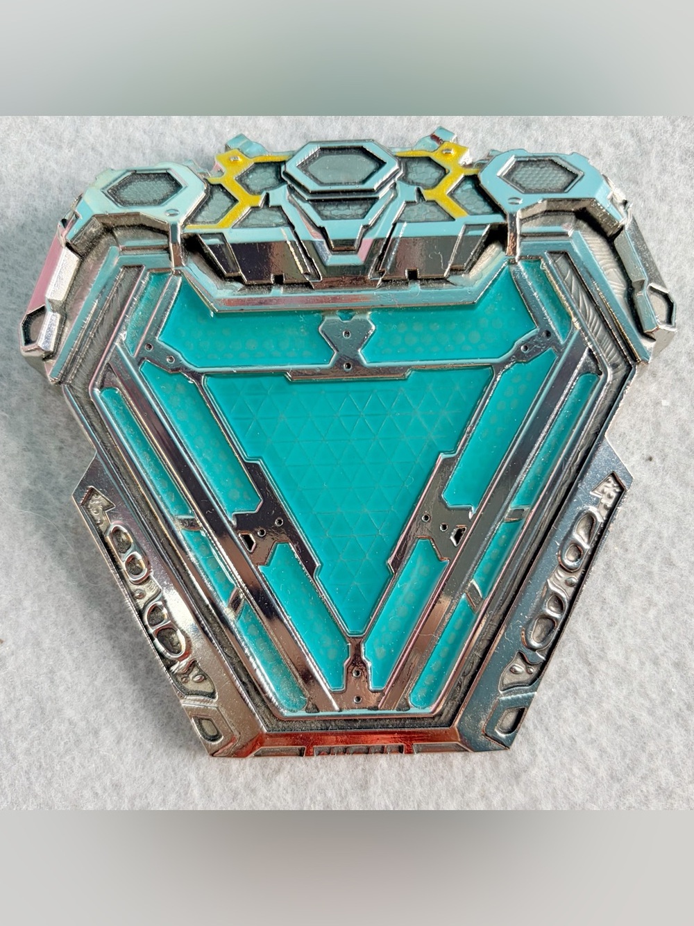 Marvel Iron Man Arc Reactor Pin Magnetic Avengers Infinity War Glows in Dark